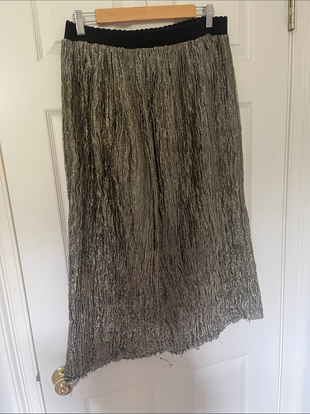 Shimmery Crinkled taffeta skirt with elastic waistband